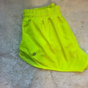 Highlight yellow Lululemon Hotty Hots 2.5” length
